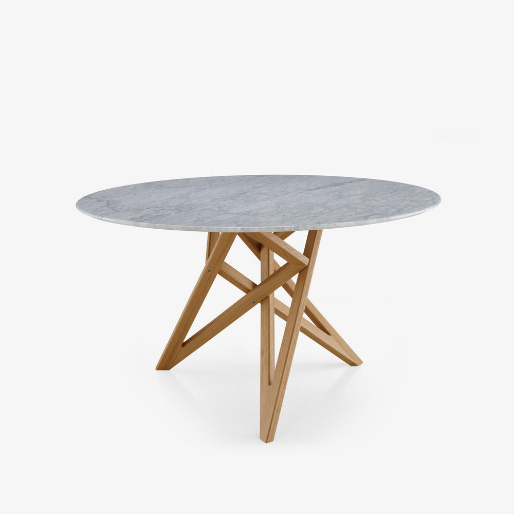 Stół Ennéa — Ligne Roset, blat marmurowy, nogi drewniane, widok z przodu
