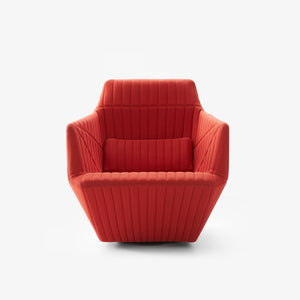 Fotel Facett — Ligne Roset, tapicerka w tkaninie czerwonej, widok z przodu