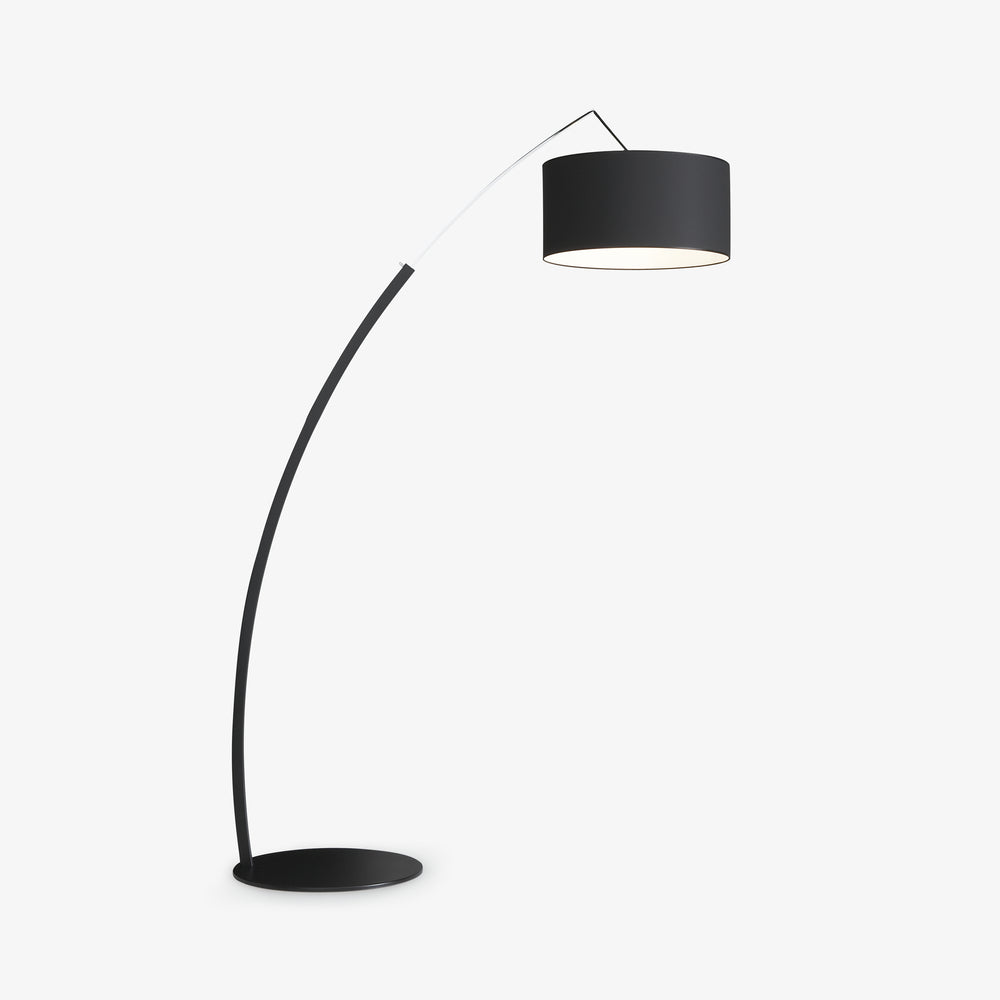 Lampa podłogowa Dimensions — Ligne Roset, łuk metalowy, abażur cylindryczny czarny