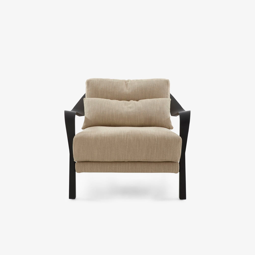 Fotel Cityloft — Ligne Roset, tapicerka jasna tkanina, rama czarna, widok z przodu