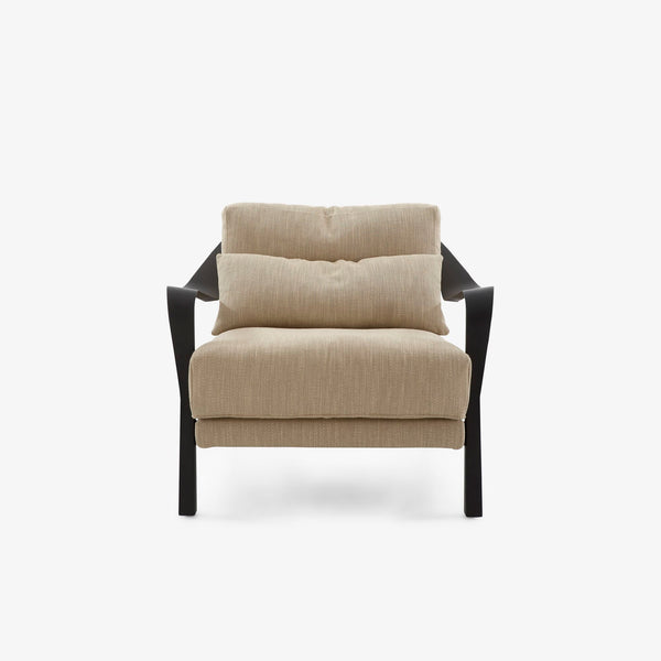 Fotel Cityloft — Ligne Roset, tapicerka jasna tkanina, rama czarna, widok z przodu