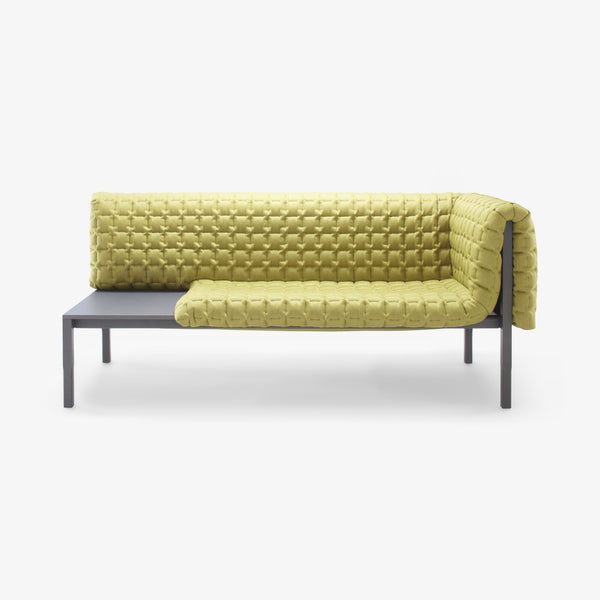 Sofa Ruché 1-ramienna lewa — Ligne Roset, tapicerka pikowana w kolorze limonkowym, widok z przodu