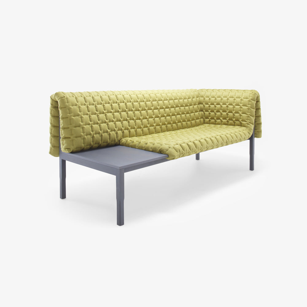 Sofa Ruché 1-ramienna lewa — Ligne Roset, tapicerka pikowana w kolorze limonkowym, widok z przodu