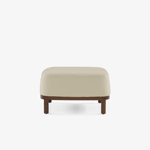 Podnóżek Flax — Ligne Roset, tapicerka w tkaninie kremowej, nogi drewniane, widok z przodu