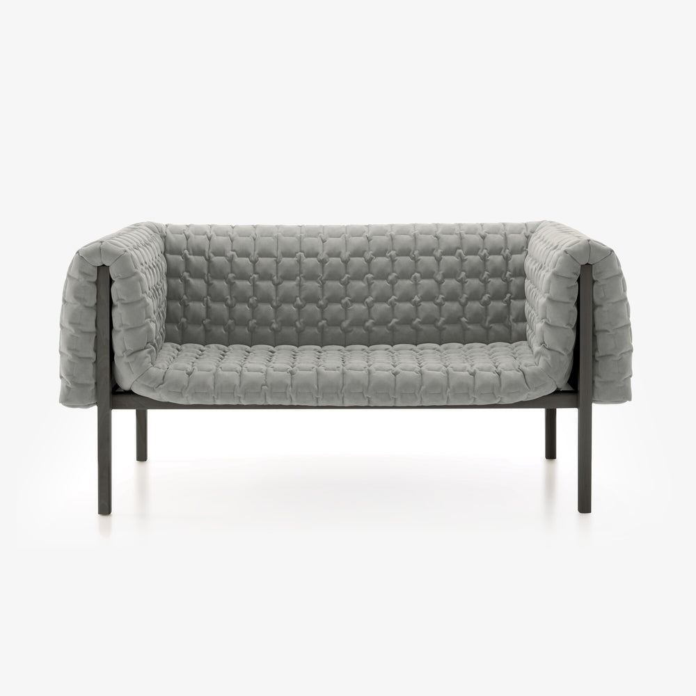 Sofa Ruché Medium — Ligne Roset, tapicerka pikowana, widok z przodu