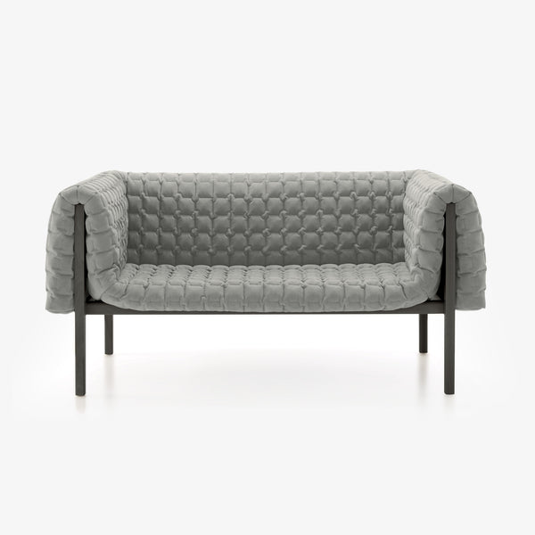 Sofa Ruché Medium — Ligne Roset, tapicerka pikowana, widok z przodu