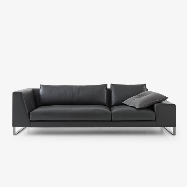 Sofa Exclusif 2 Large — Ligne Roset, tapicerka skóra czarna, nogi metalowe, widok z przodu