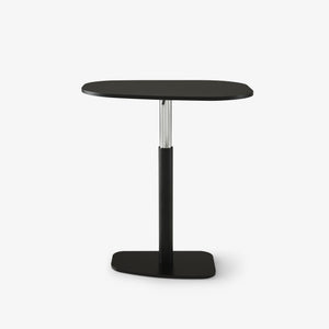 Stół Piazza — Ligne Roset, blat owalny czarny, noga metalowa, widok z przodu
