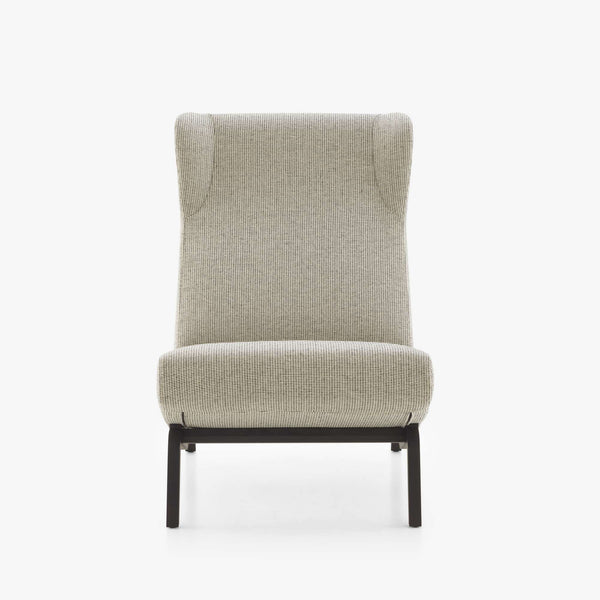 Fotel Archi — Ligne Roset, tapicerka jasna tkanina, nogi czarne, widok z przodu