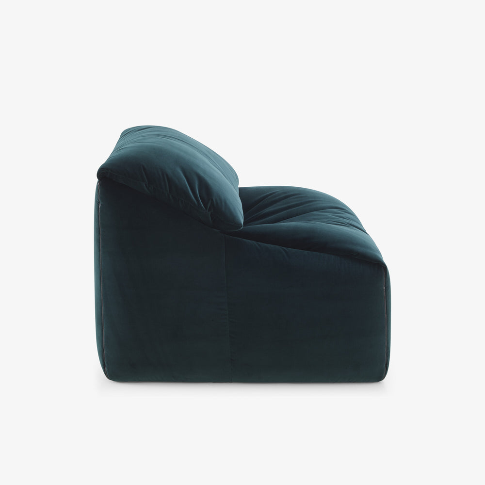 Fotel Plumy — Ligne Roset, tapicerka w tkaninie koloru ciemny niebieski, widok z przodu