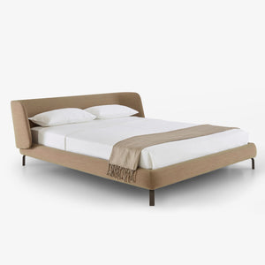 Łóżko Desdemone — Ligne Roset, tapicerka beżowa, widok z przodu