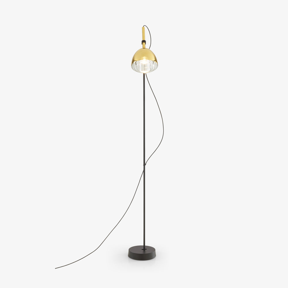 Lampa podłogowa Brass Bell — Ligne Roset, abażur mosiężny, widok z przodu