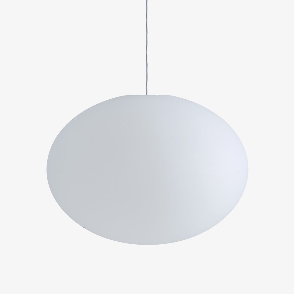 Lampa wisząca Globe Sky Large — Ligne Roset, owalny klosz mleczny, widok z przodu