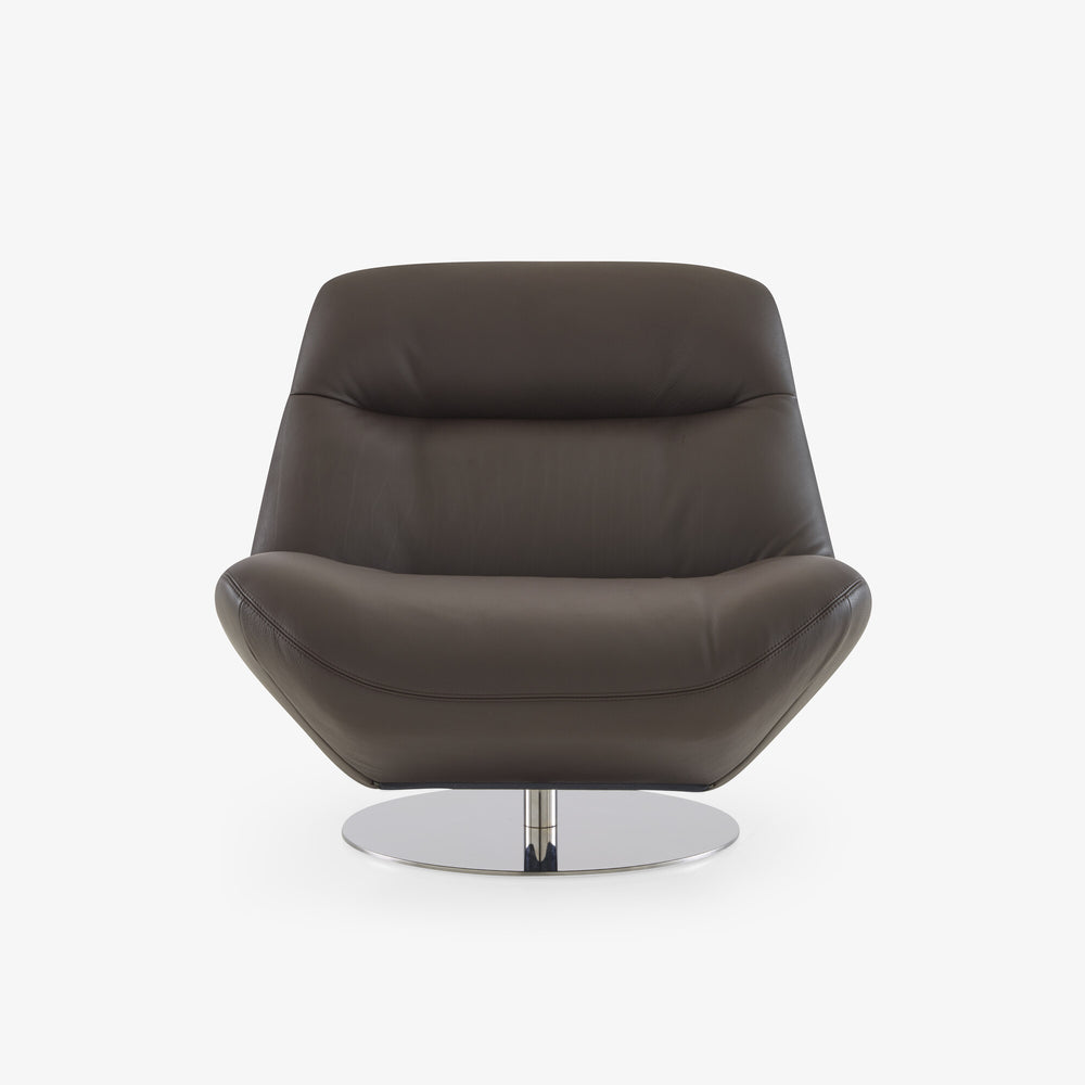 Fotel Manarola — Ligne Roset, tapicerka skóra w kolorze antracyt, widok z przodu