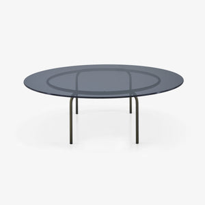 Stolik kawowy Liam — Ligne Roset, blat szklany, nogi metalowe, widok z przodu