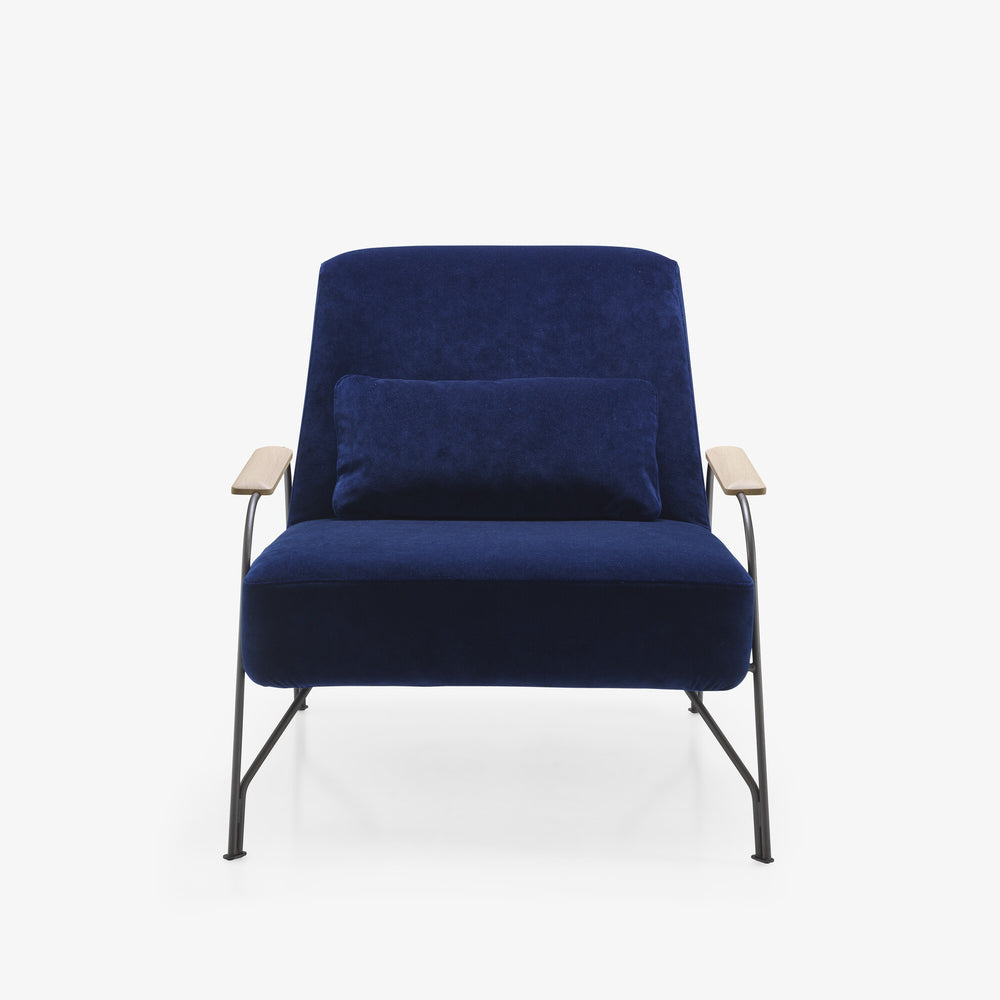 Fotel Humphrey — Ligne Roset, tapicerka w tkaninie granatowej, widok z przodu