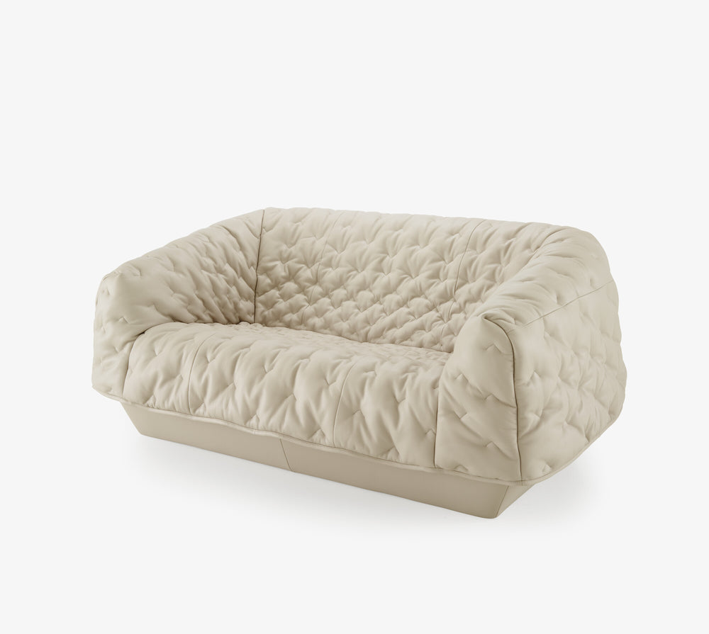 Sofa Cover Medium — Ligne Roset, tapicerka pikowana, widok z przodu