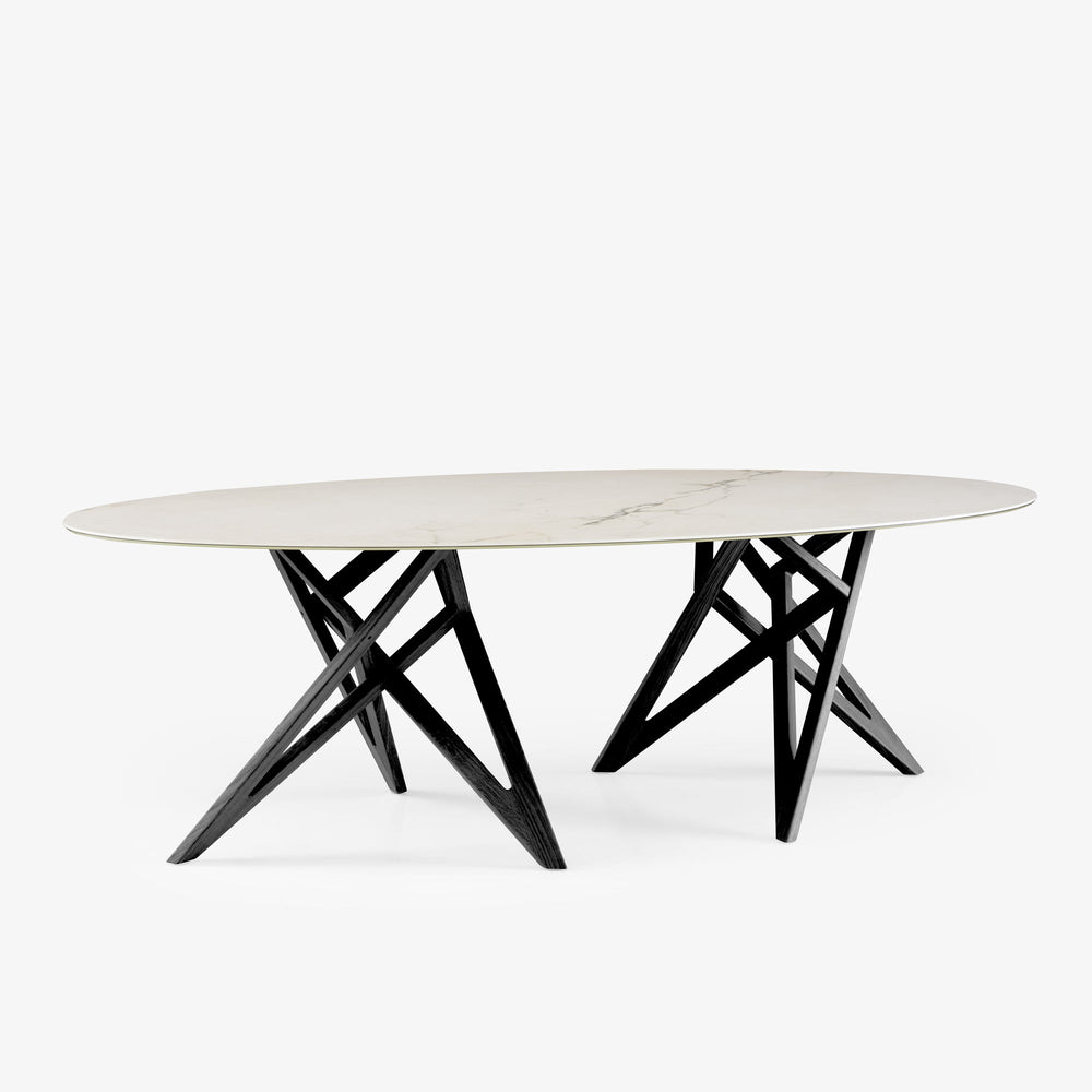 Stół Ennéa — Ligne Roset, blat owalny marmur, nogi drewno czarne, widok z przodu