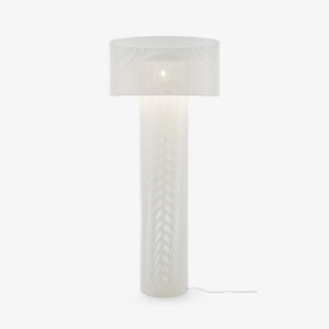 Lampa podłogowa Asola — Ligne Roset, abażur cylindryczny z tkaniny, noga tekstylna, widok z przodu