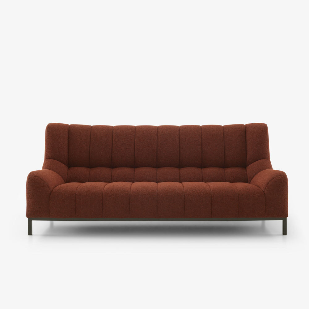 Sofa Phileas — Ligne Roset, tapicerka w tkaninie terakota, widok z przodu