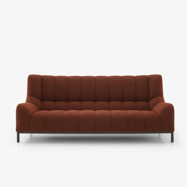 Sofa Phileas — Ligne Roset, tapicerka w tkaninie terakota, widok z przodu