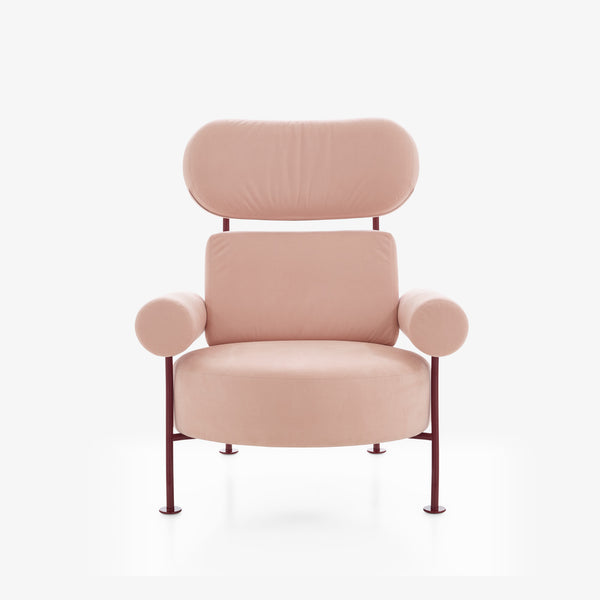 Fotel Astair — Ligne Roset, tapicerka w tkaninie pudrowy róż, widok z przodu