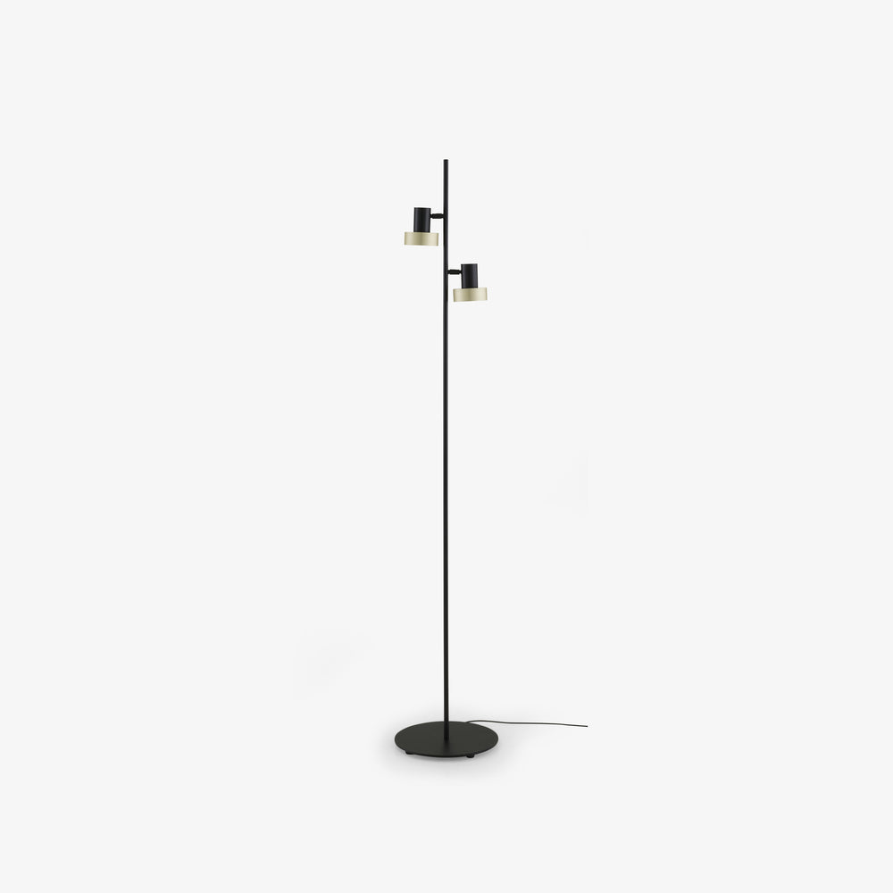 Lampa podłogowa Donut — Ligne Roset, dwa reflektory na wysięgniku, widok z przodu