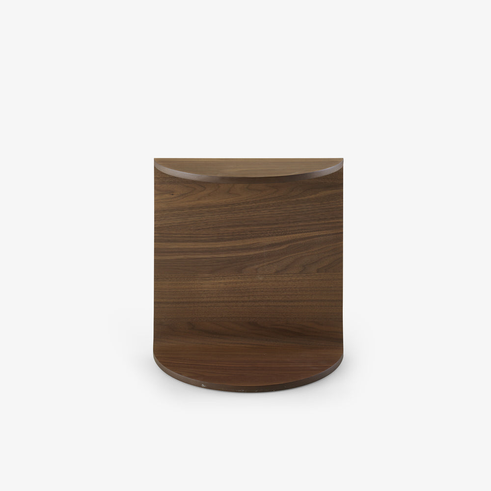 Stolik pomocniczy Asmara — Ligne Roset, drewno orzechowe, widok z przodu
