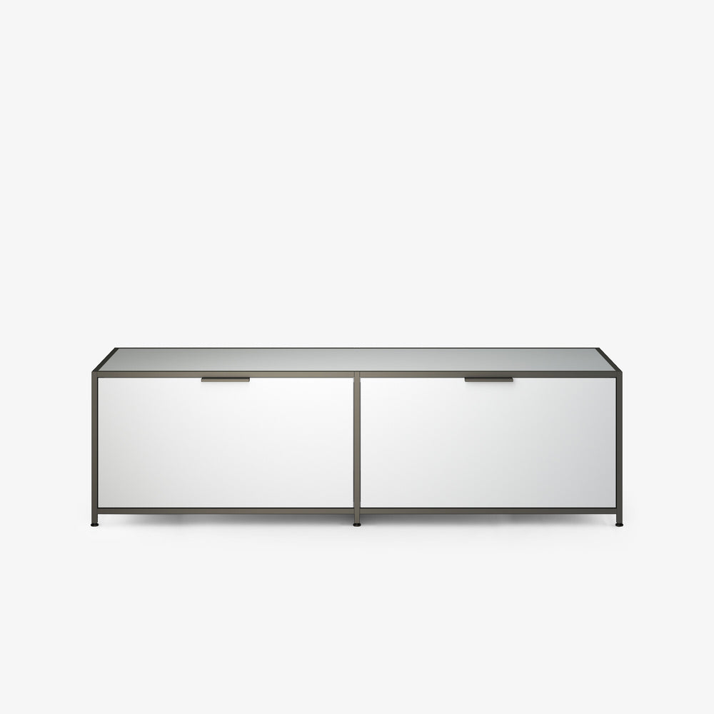 Szafka RTV Dita — Ligne Roset, dwie klapy, rama metalowa, widok z przodu