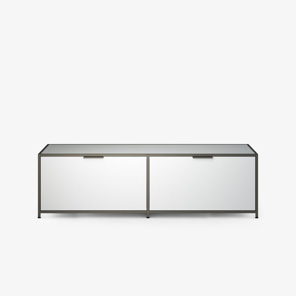 Szafka RTV Dita — Ligne Roset, dwie klapy, rama metalowa, widok z przodu