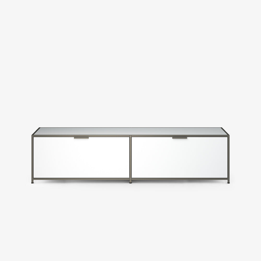 Szafka RTV Dita — Ligne Roset, dwie klapy, rama metalowa, widok z przodu