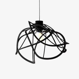 Lampa wisząca Bloom — Ligne Roset, konstrukcja z czarnych pętli, widok frontalny