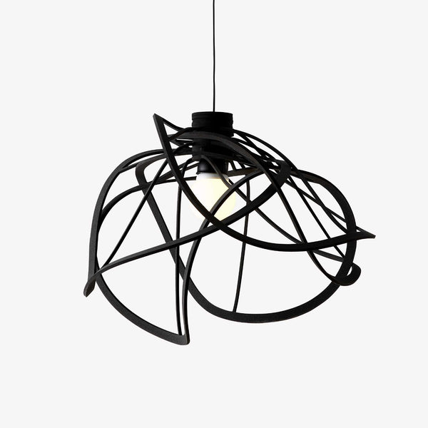 Lampa wisząca Bloom — Ligne Roset, konstrukcja z czarnych pętli, widok frontalny