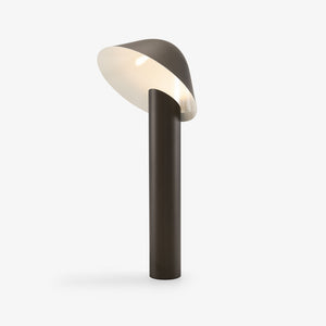 Lampa podłogowa Azores — Ligne Roset, abażur dwukolorowy, metal czarny, widok z przodu