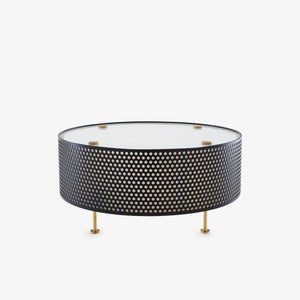 Lampa stołowa G50 — Ligne Roset, abażur perforowany czarny, blat mleczny, nogi mosiężne