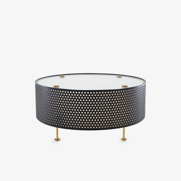 Lampa stołowa G50 — Ligne Roset, abażur perforowany czarny, blat mleczny, nogi mosiężne