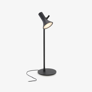 Lampa stołowa Asha — Ligne Roset, abażur stożkowy w kolorze czarnym, widok z przodu
