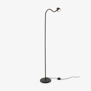 Lampa podłogowa Lash — Ligne Roset, czarny metal, wysoki łuk z głowicą, widok z przodu