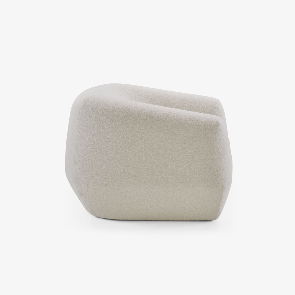 Fotel Uncover — Ligne Roset, tapicerka w jasnej tkaninie, widok z przodu