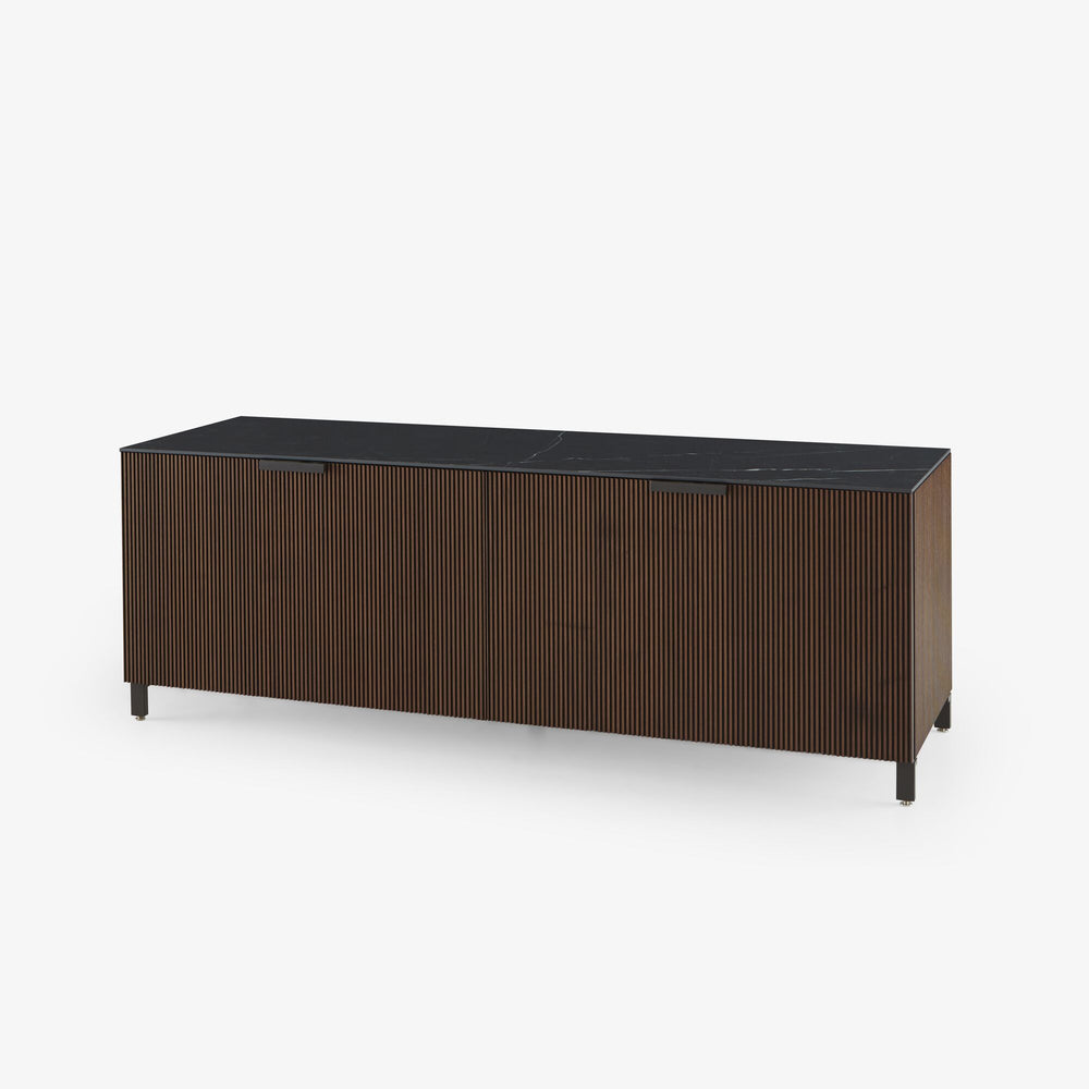 Szafka RTV Selvans — Ligne Roset, front z drewnem pionowym, blat marmur czarny