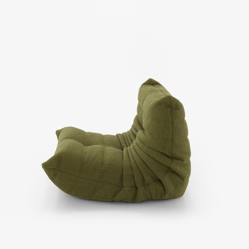 Fotel Mini Togo — Ligne Roset, tapicerka w tkaninie oliwkowej, widok z przodu