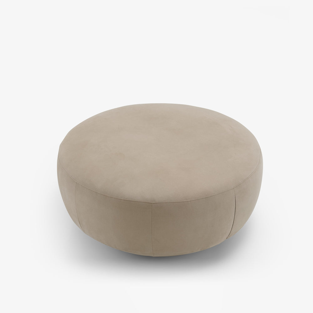 Podnóżek Prado — Ligne Roset, tapicerka w jasnej tkaninie, widok z przodu