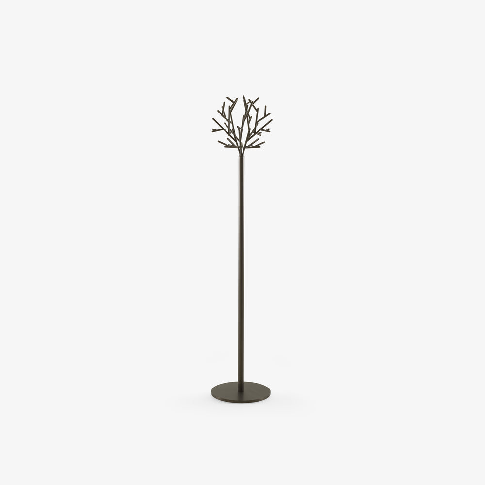 Wieszak stojący Clara — Ligne Roset, metal w kolorze brązu, gałęziaste ramiona, widok z przodu