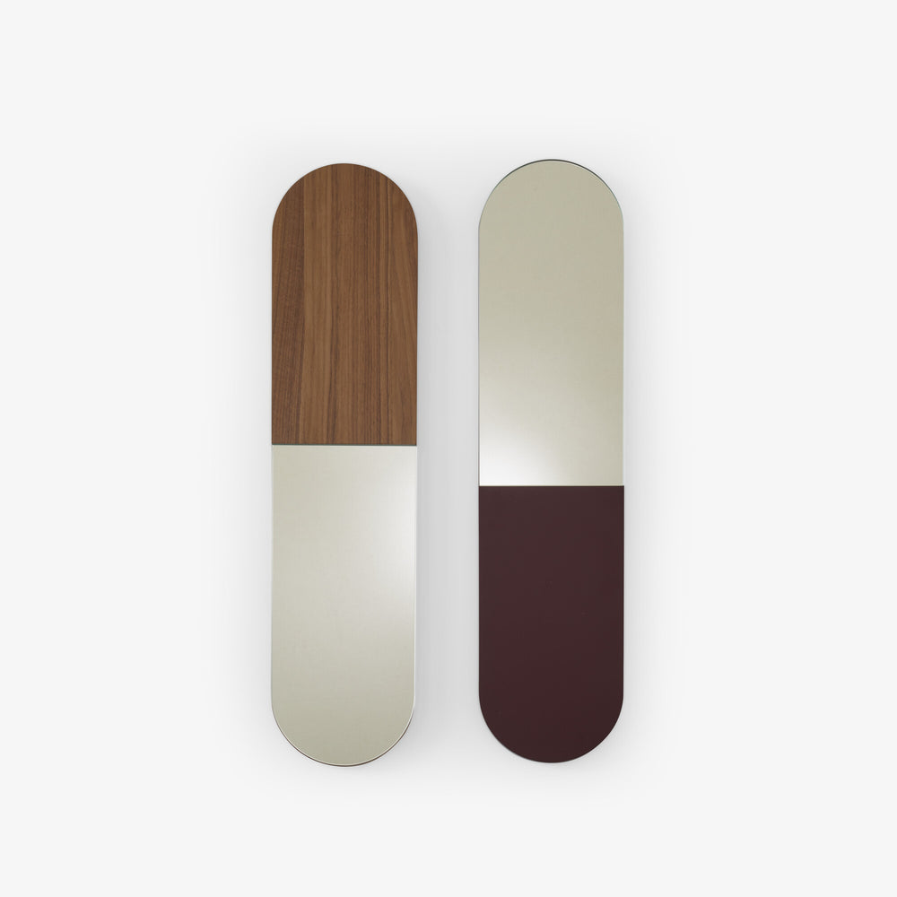 Lustro Hat — Ligne Roset, dwukolorowe, górna część drewno, dolna część ciemna, widok z przodu