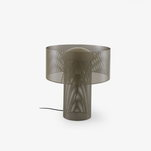 Lampa stołowa Asola — Ligne Roset, perforowana konstrukcja metalu, widok z przodu