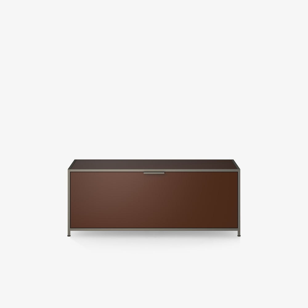 Szafka RTV Dita — Ligne Roset, front w kolorze terakota, widok z przodu