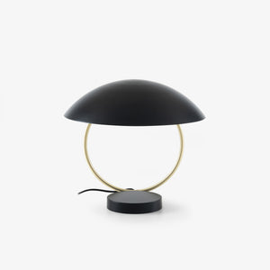 Lampa stołowa Tangent — Ligne Roset, kopuła czarna, rama mosiężna, widok z przodu