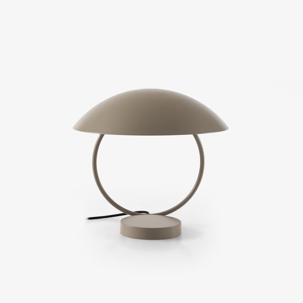 Lampa stołowa Tangent — Ligne Roset, abażur półokrągły, metalowa konstrukcja, widok z przodu