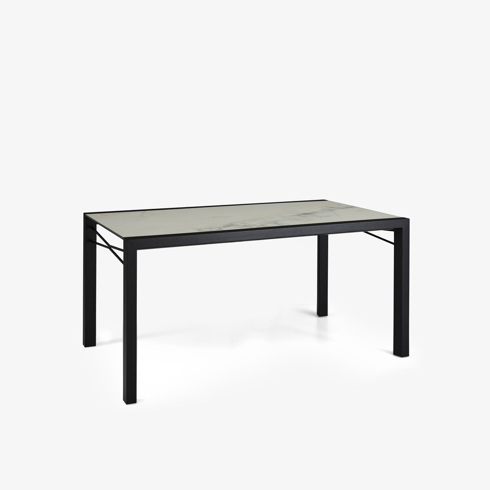 Stół Extensia — Ligne Roset, blat marmurowy, nogi czarne, widok z przodu