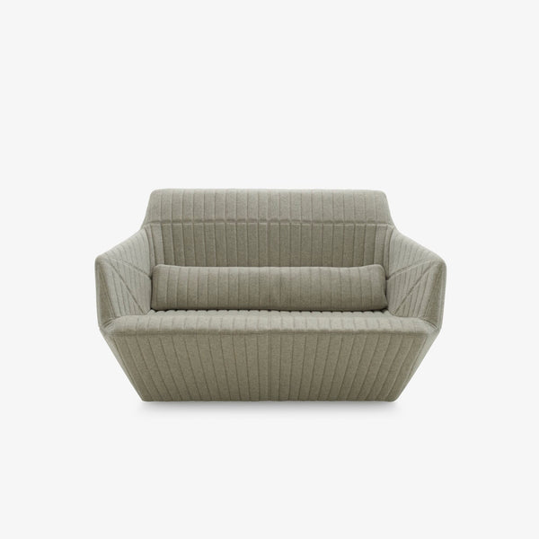 Sofa Facett Medium — Ligne Roset, tapicerka w tkaninie, widok z przodu